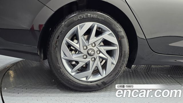 Hyundai AVANTE 2025 — photo 5