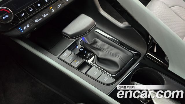 Hyundai AVANTE 2025 — photo 12