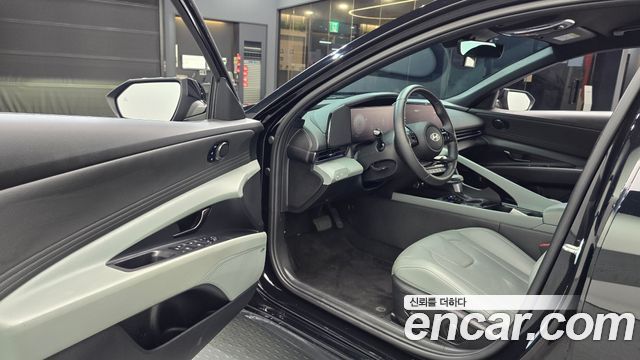 Hyundai AVANTE 2025 — photo 13