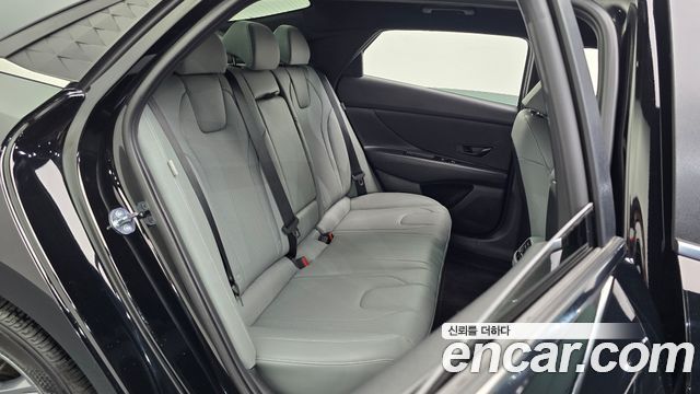 Hyundai AVANTE 2025 — photo 16