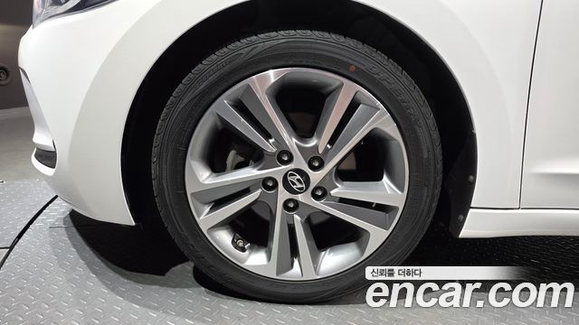 Hyundai AVANTE 2016 — photo 5