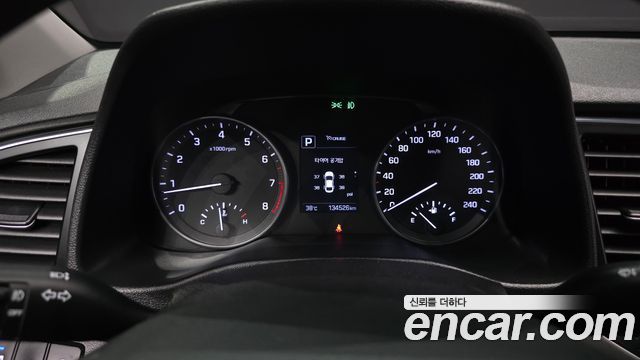 Hyundai AVANTE 2016 — photo 8