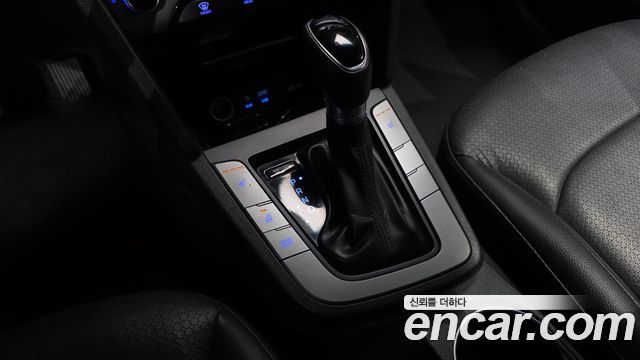 Hyundai AVANTE 2016 — photo 9