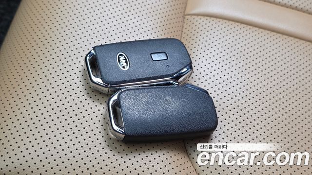 Kia K5 2020 — photo 32