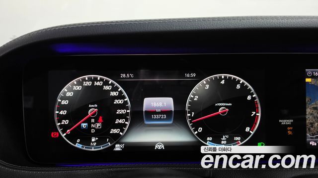 Mercedes-Benz S-Class 2019 — photo 11