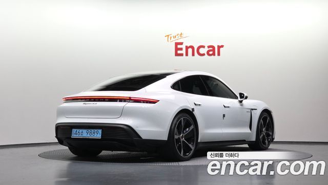 Porsche Taycan 2021 — photo 2