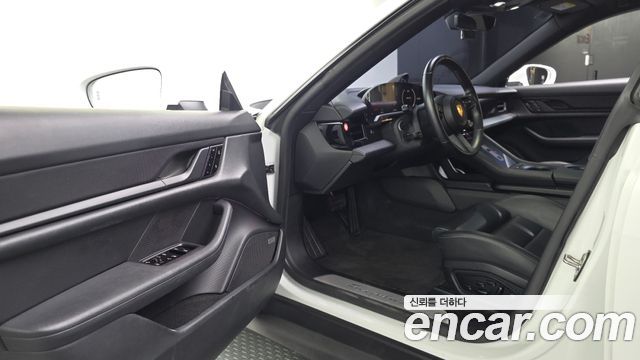 Porsche Taycan 2021 — photo 10