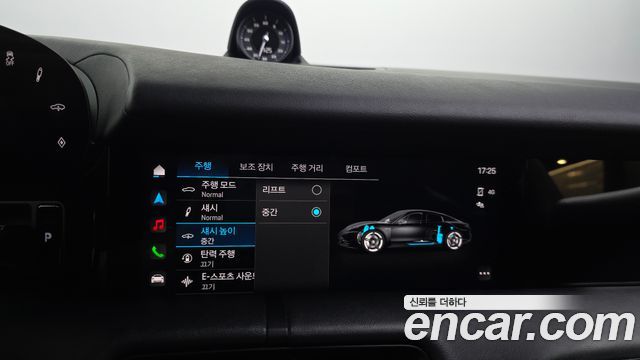 Porsche Taycan 2021 — photo 17