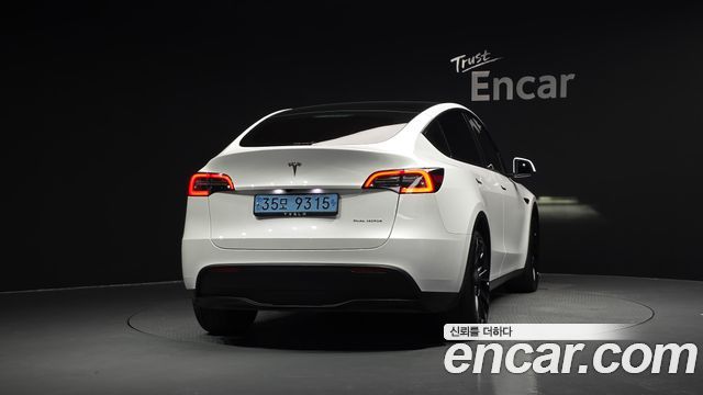 Tesla Model Y 2024 — photo 4