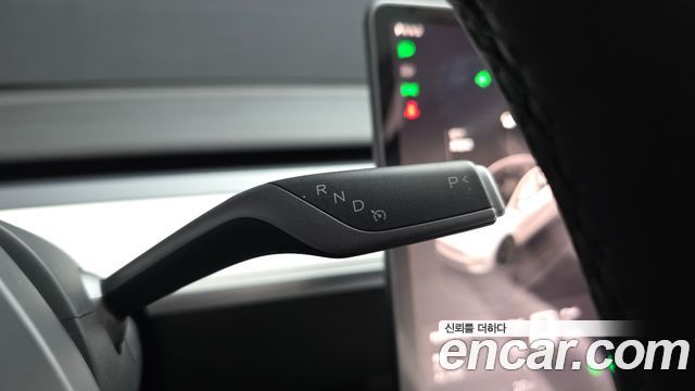 Tesla Model Y 2024 — photo 11