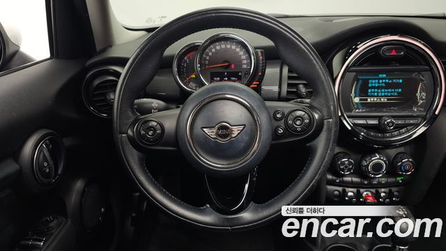 Mini Cooper 2015 — photo 13
