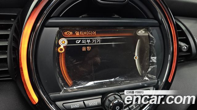 Mini Cooper 2015 — photo 17