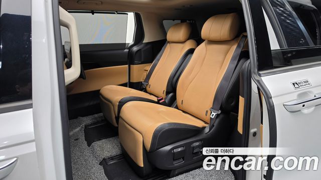 Kia Canival 2021 — photo 17