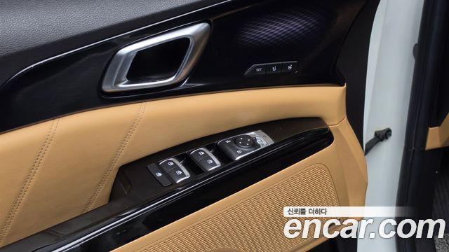 Kia Canival 2021 — photo 25