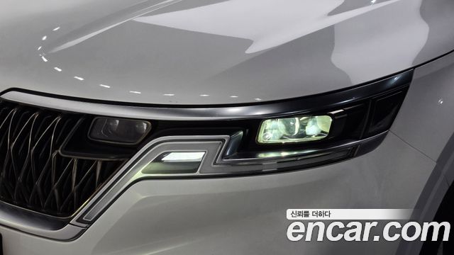 Kia Canival 2021 — photo 8