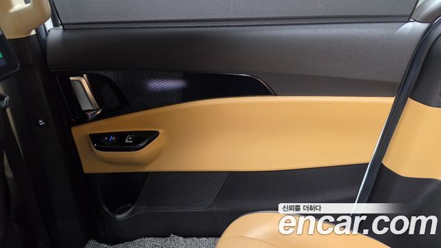 Kia Canival 2021 — photo 15