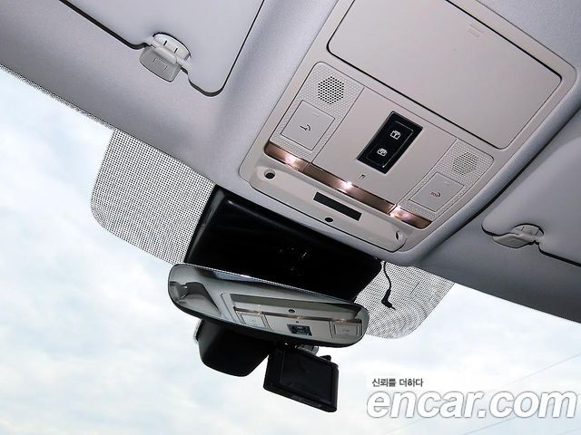 Jaguar E-PACE 2019 — photo 14