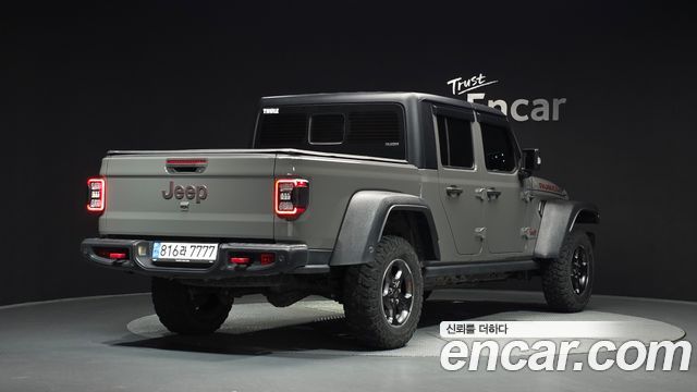 Jeep Gladiator 2023 — photo 2