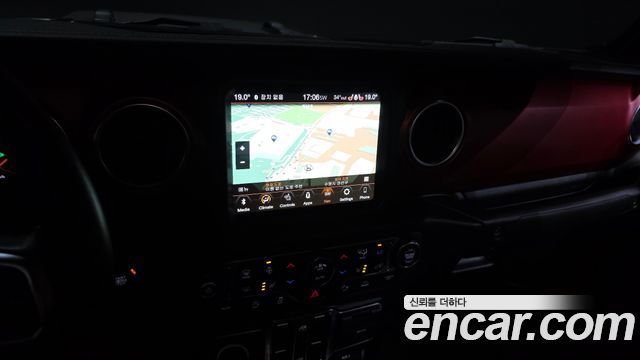 Jeep Gladiator 2023 — photo 20