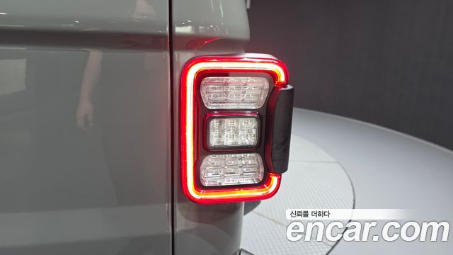 Jeep Gladiator 2023 — photo 9