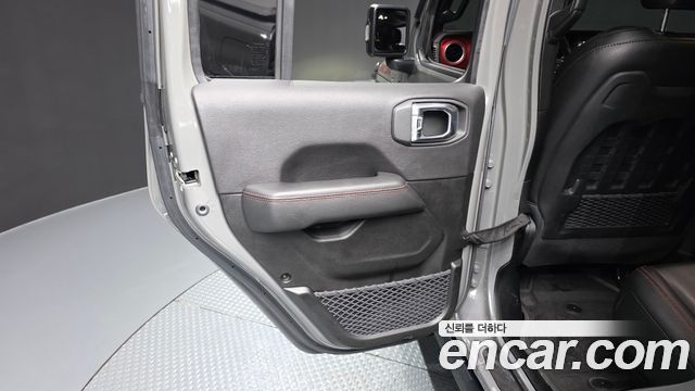 Jeep Gladiator 2023 — photo 15