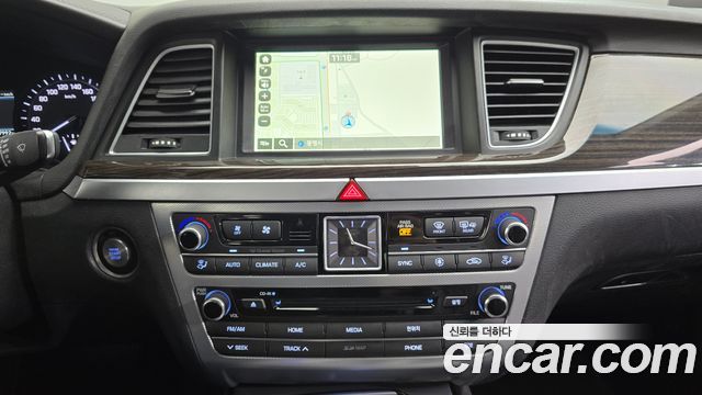 Genesis G80 2018 — photo 12