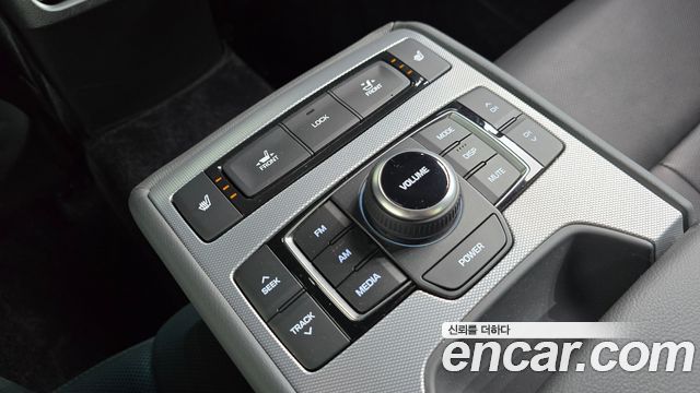 Genesis G80 2018 — photo 17