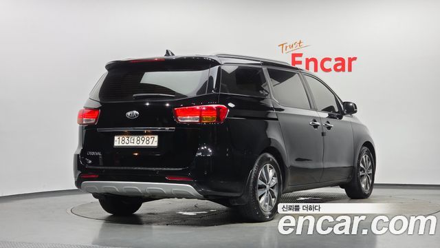 Kia Canival 2018 — photo 2