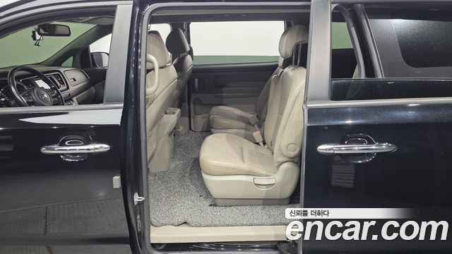 Kia Canival 2018 — photo 11