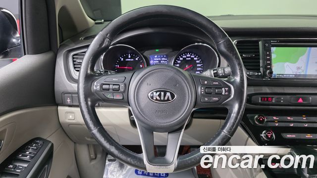 Kia Canival 2018 — photo 15