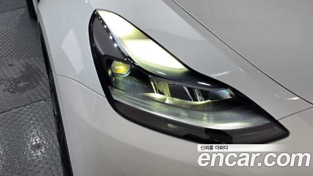 Tesla Model Y 2024 — photo 8