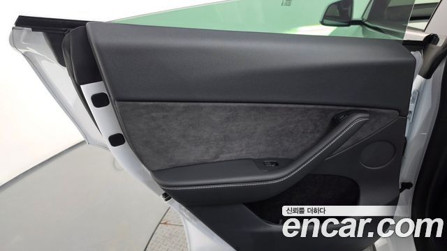 Tesla Model Y 2024 — photo 15