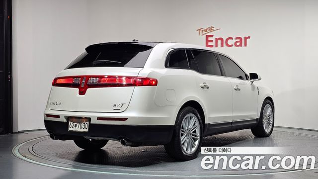 Lincoln MKT 2014 — photo 2