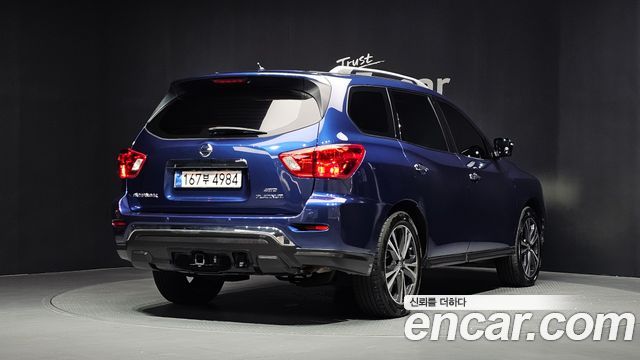 Nissan Pathfinder 2017 — photo 2