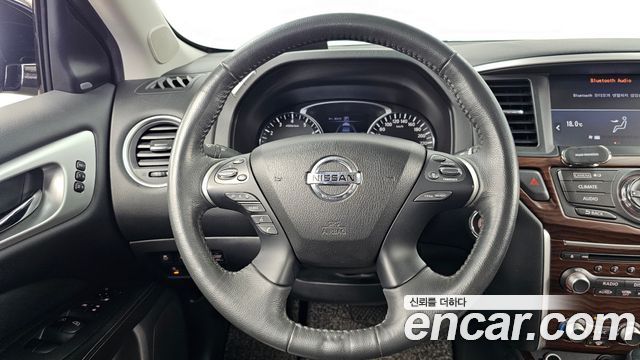 Nissan Pathfinder 2017 — photo 19