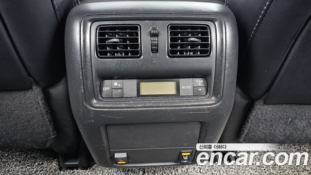 Nissan Pathfinder 2017 — photo 24
