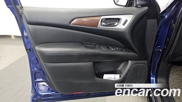 Nissan Pathfinder 2017 — photo 14
