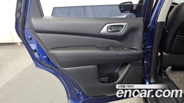 Nissan Pathfinder 2017 — photo 15
