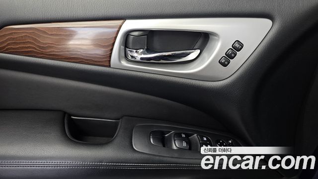 Nissan Pathfinder 2017 — photo 27