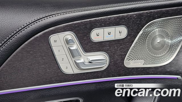 Mercedes-Benz GLS-Class 2022 — photo 31