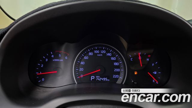 Kia Canival 2012 — photo 11