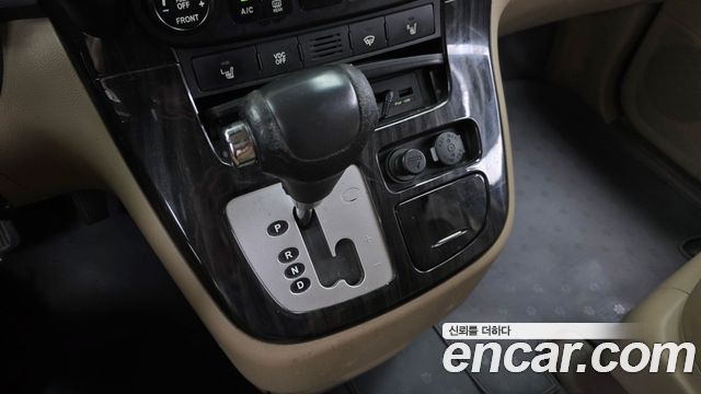 Kia Canival 2012 — photo 12