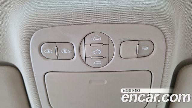Kia Canival 2012 — photo 25