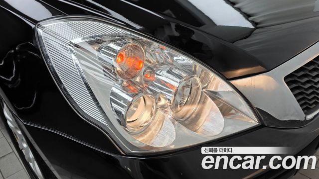 Kia Canival 2012 — photo 8