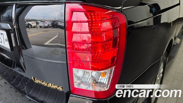 Kia Canival 2012 — photo 9
