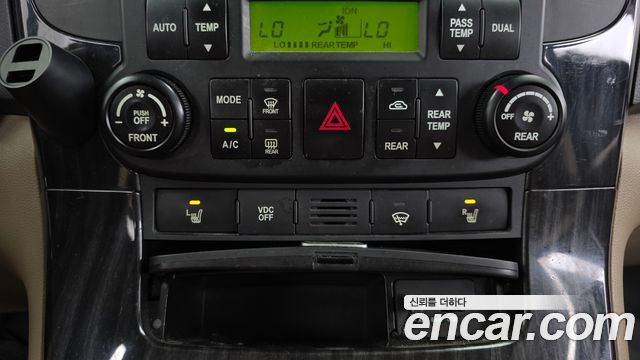 Kia Canival 2012 — photo 27