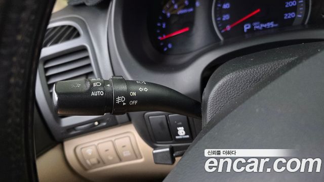 Kia Canival 2012 — photo 28