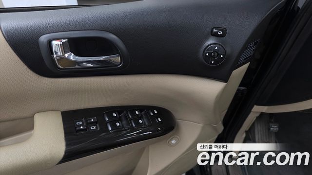 Kia Canival 2012 — photo 30