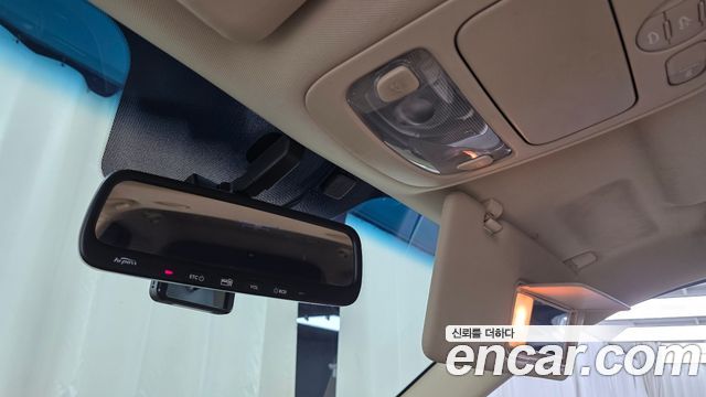 Kia Canival 2012 — photo 32