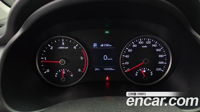 Kia Stonic 2018 — photo 11